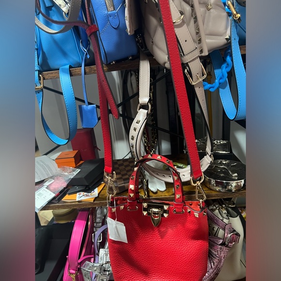 ROCKSTUD GRAINY CALFSKIN POUCH - RED. Never used. Bucket Bag NWOT - Picture 10 of 12